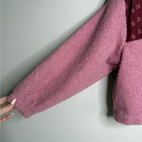 Universal Thread Pink Floral Colorblock Quarter-Zip Sherpa Pullover Jacket - Picture 8 of 10